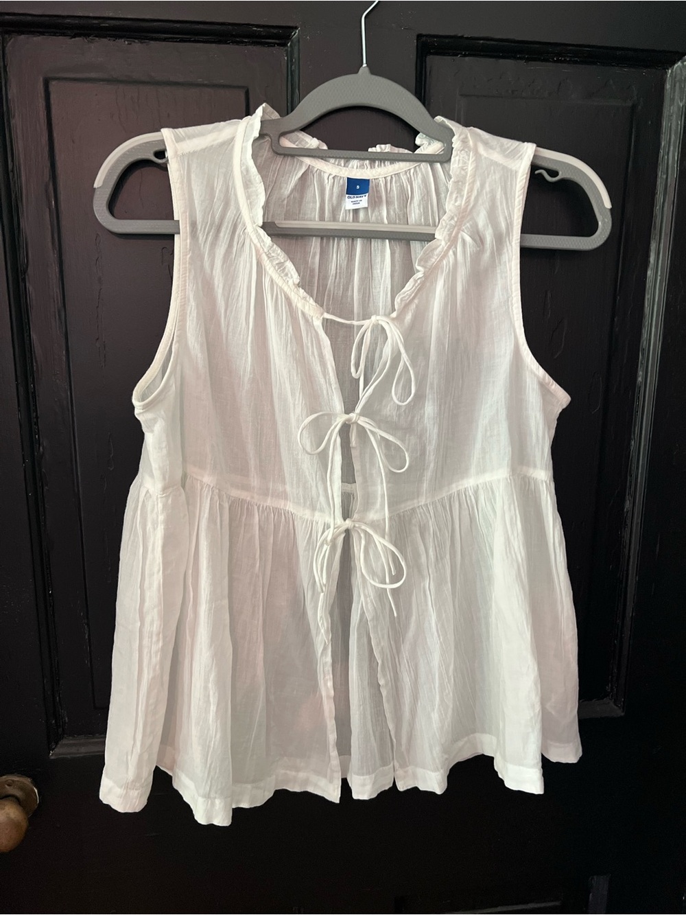 Old Navy White Sleeveless Tie-Front Peasant Tank